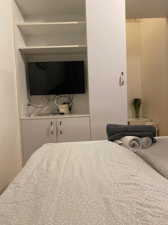 Guest House Nokturno ซาเกร็บ ภายนอก รูปภาพ